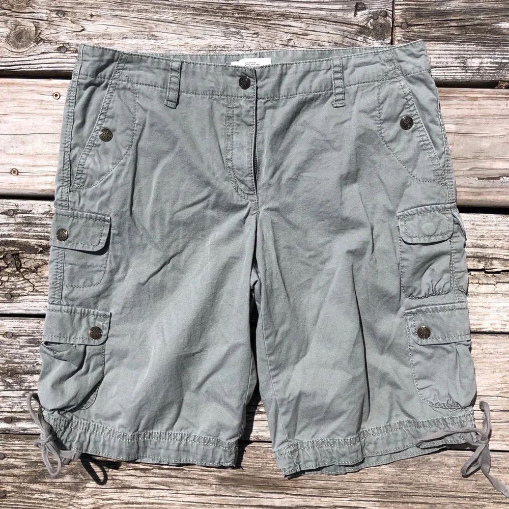 - LOFT Sz 6 Grayish Green Cargo Shorts! EUC!